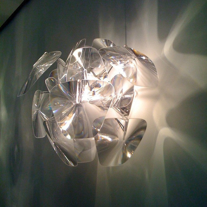 led-acrylic-apple-form-branch-chandelier-8_d9098b71-0794-41c2-8055-144318fff529.jpg